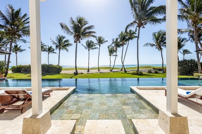 Luxury Villa Photo #9