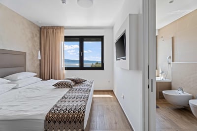Luxury Villa Photo #23