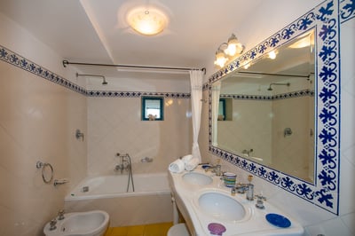 Luxury Villa Photo #33