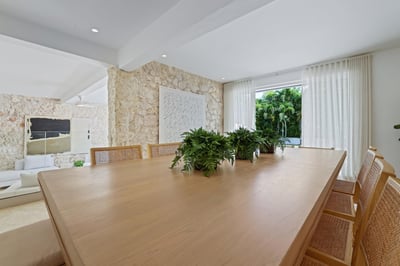 Luxury Villa Photo #17