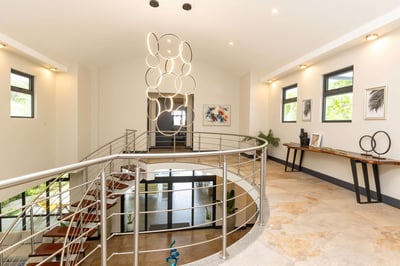 Luxury Villa Photo #16