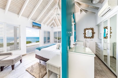 Luxury Villa Photo #32