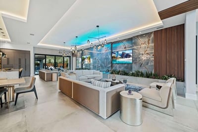 Luxury Villa Photo #21