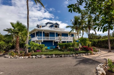 Luxury Villa Photo #11
