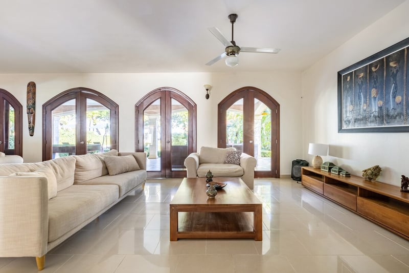 Colonial Beach Villa