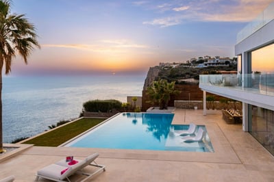 Luxury Villa Photo #13