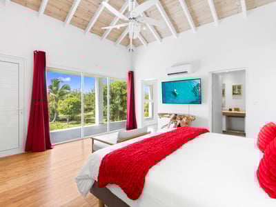 Luxury Villa Photo #25