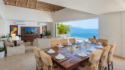 Luxury Villa Photo #17