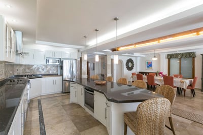 Luxury Villa Photo #14