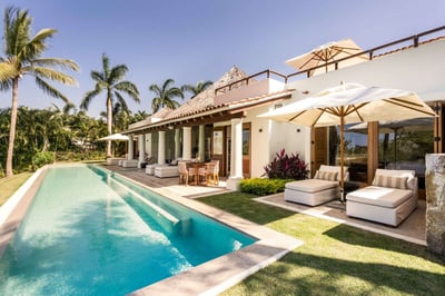 Luxury Villa Photo #2