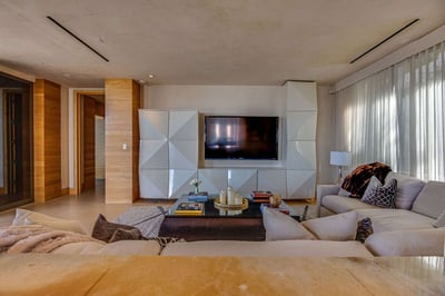Luxury Villa Photo #18