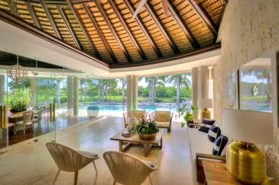 Luxury Villa Photo #23