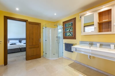 Luxury Villa Photo #32