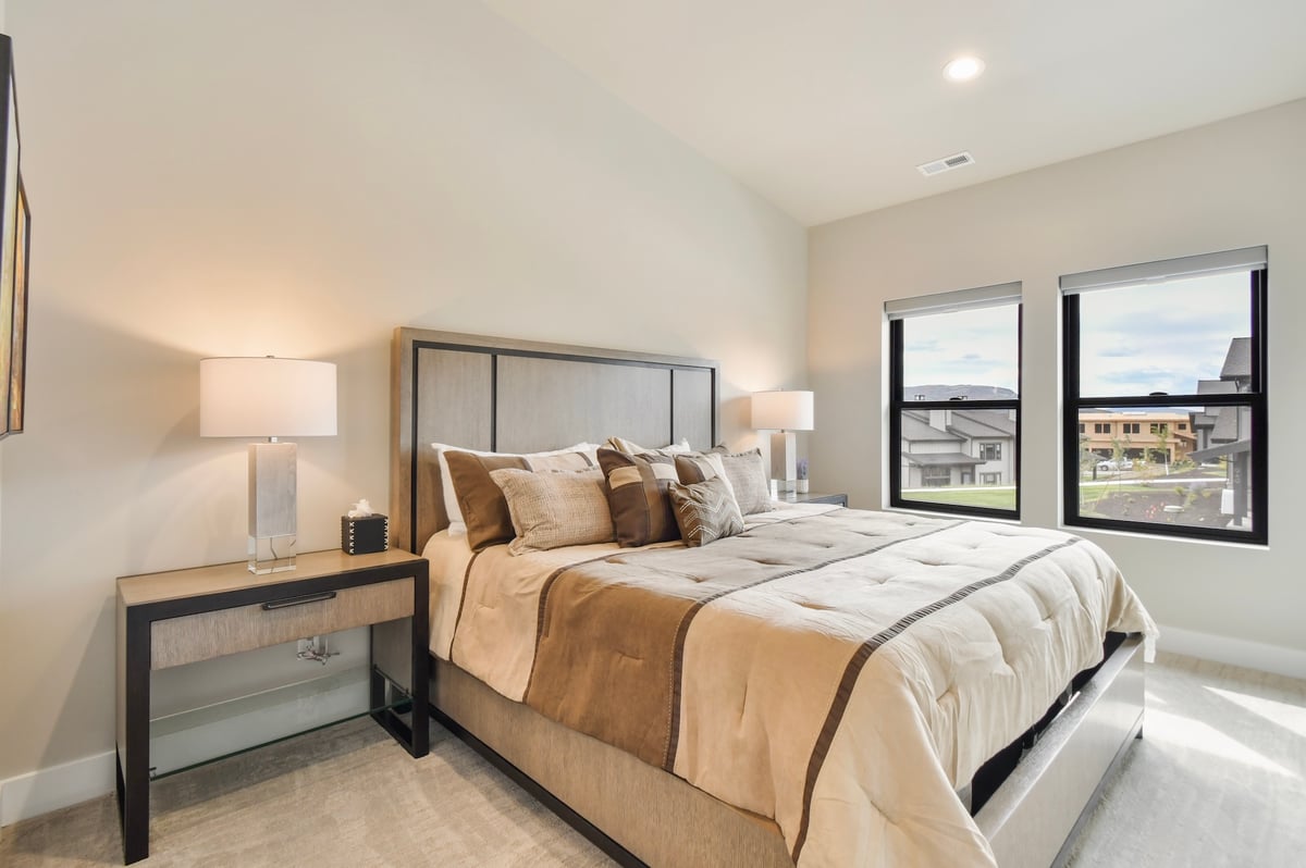 Mayflower Lakeside 942