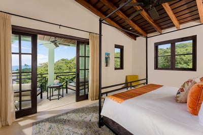 Luxury Villa Photo #12