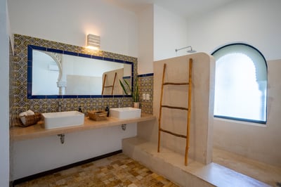 Luxury Villa Photo #43