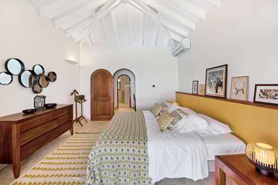 Luxury Villa Photo #24