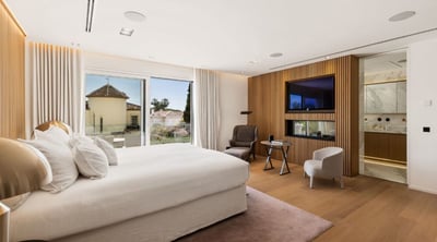 Luxury Villa Photo #20