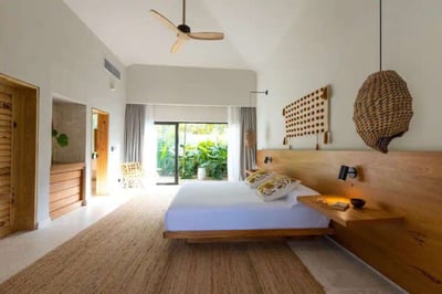 Luxury Villa Photo #11