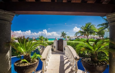 Luxury Villa Photo #11