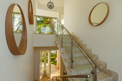 Luxury Villa Photo #37