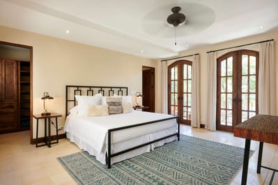 Luxury Villa Photo #10