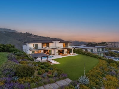 Luxury Villa Photo #9