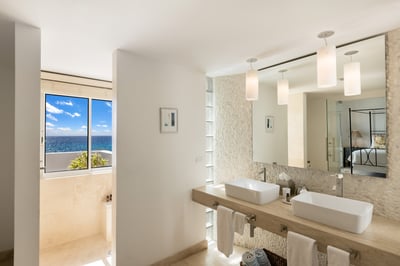 Luxury Villa Photo #24