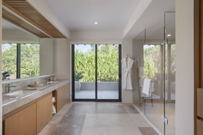 Luxury Villa Photo #37