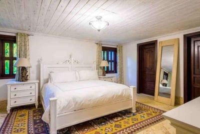 Luxury Villa Photo #22
