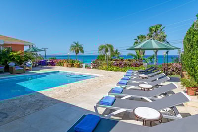 Luxury Villa Photo #4