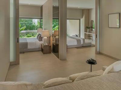 Luxury Villa Photo #16