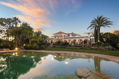 Luxury Villa Photo #7