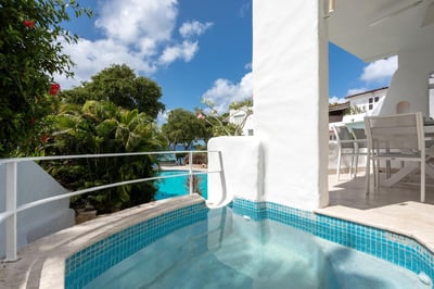 Luxury Villa Photo #4
