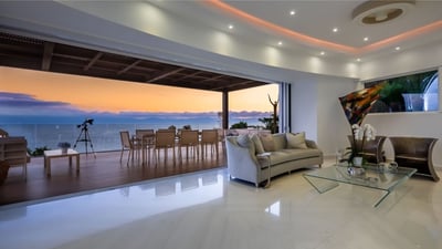 Luxury Villa Photo #9