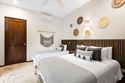 Luxury Villa Photo #35