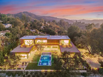 Luxury Villa Photo #2