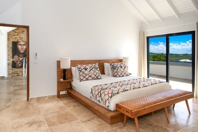 Luxury Villa Photo #32