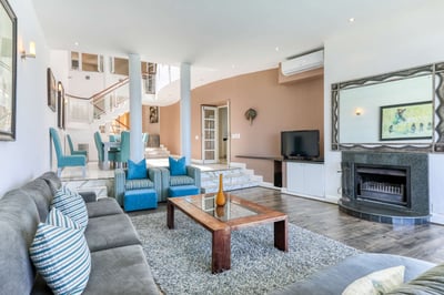Luxury Villa Photo #16