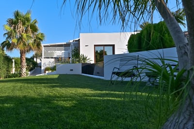Luxury Villa Photo #39