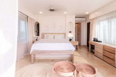 Luxury Villa Photo #17