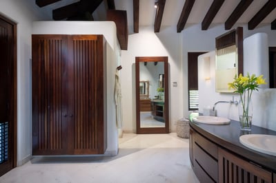 Luxury Villa Photo #47