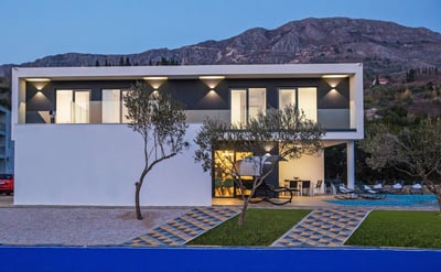 Luxury Villa Photo #5