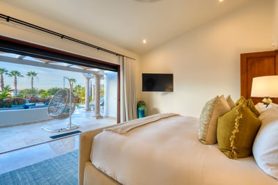 Luxury Villa Photo #35