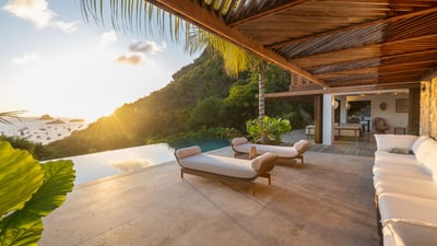 Luxury Villa Photo #15