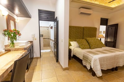 Luxury Villa Photo #35