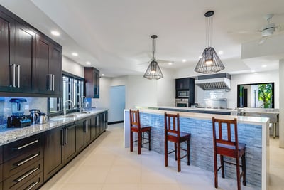 Luxury Villa Photo #17
