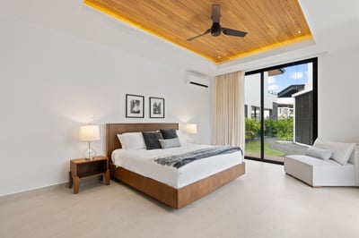 Luxury Villa Photo #16
