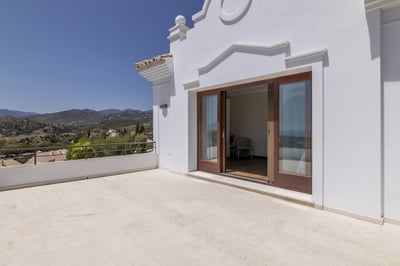 Luxury Villa Photo #24