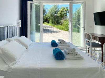 Luxury Villa Photo #27